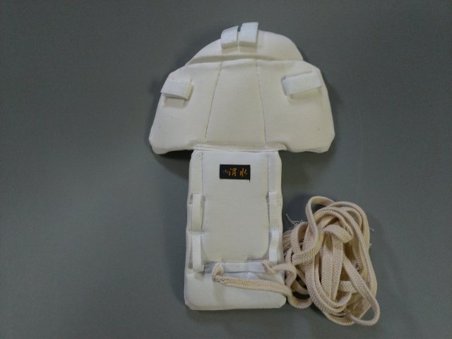 非通気性面パット 白