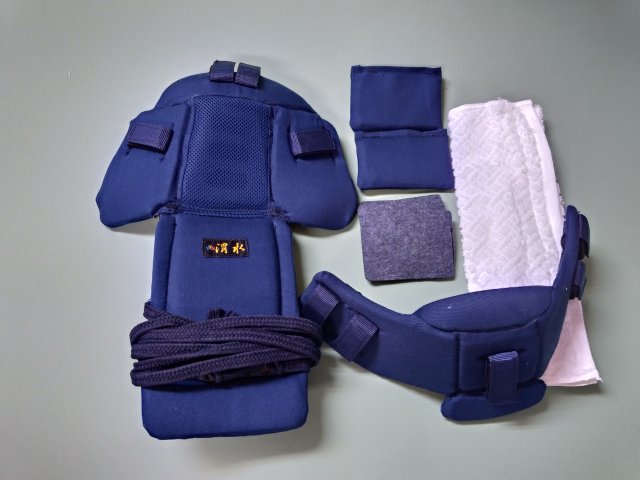 非通気性面パット 紺